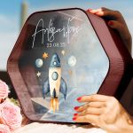 Ξύλινο Κουτί Ευχών με Όνομα και Σχήμα Εξάγωνο για Βάπτιση