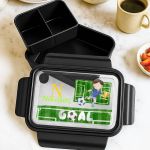 Δοχείο Φαγητού με Χωρίσματα Παιδικό Μαύρο με Ποδοσφαιριστή