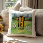 Μαξιλάρι Προσωποποιημένο με Όνομα και Κιτρινόμαυρη Φανέλα