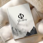 Τετράδιο Σπιράλ Α4 με Θέματα, Σχέδιο με Βουνά & Μονόγραμμα