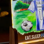 Επιτραπέζιο Φωτιστικό με Κυανόλευκη Φανέλα, Δώρο για Παιδί