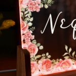 Προσωποποιημένο Φωτιστικό LED με Σχέδιο Τριαντάφυλλα